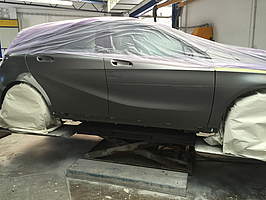 Reparatur eines Mercedes der Karosserie Starzinger in Regensburg